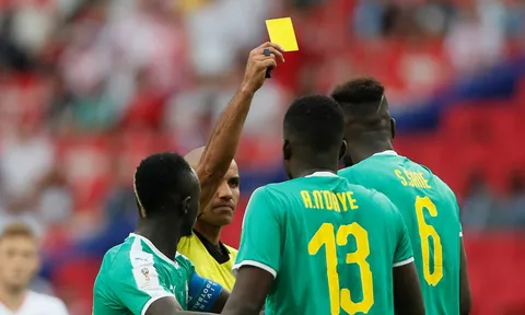 Luật fair-play trong bóng đá: Thẻ phạt có thể khiến đội bị loại?