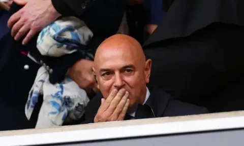 Lý do Daniel Levy rời Tottenham sau gần 25 năm