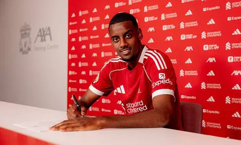 Nhìn lại ngày cuối kịch tính của Liverpool: Bom tấn Isak và cú sụp đổ Guehi