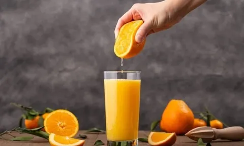 Uống nước cam rất tốt nhưng có 3 kiểu uống hại từ trong ra ngoài, tránh ngay!