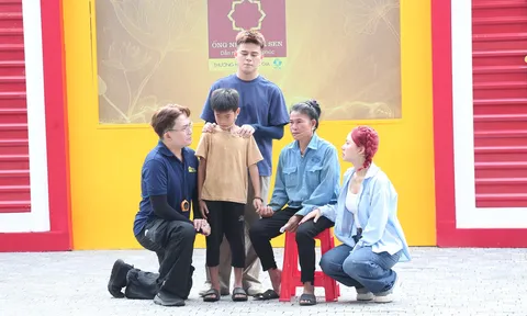 Bữa cơm có "cá bằng ngón tay", 7 năm chưa gặp cha của cậu bé 10 tuổi khiến Đại Nghĩa bật khóc