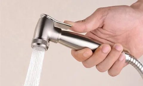 3 lợi ích sức khỏe cực tốt của việc dùng vòi xịt vệ sinh