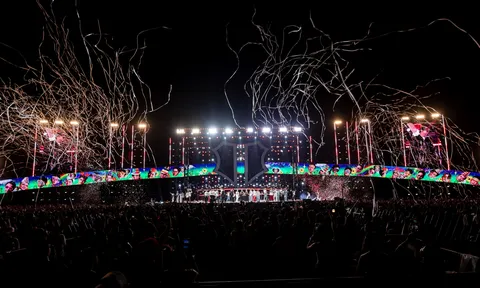 Concert Anh trai vượt ngàn chông gai D-7: Bản giao hưởng của âm thanh, ánh sáng và cảm xúc