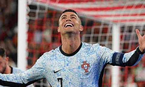 Ronaldo lập cú đúp, Bồ Đào Nha hủy diệt Armenia