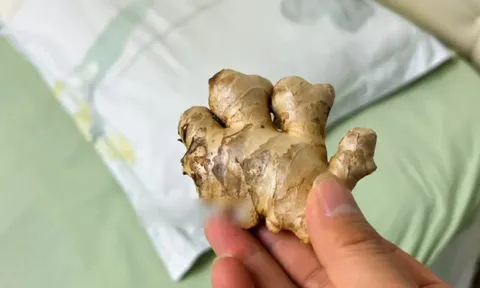 Đặt một củ gừng ở đầu giường, tốt cho cả nam và nữ, ai cũng nên biết