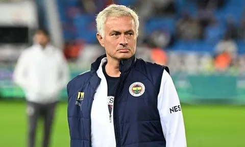 Yếu tố "không thể chấp nhận được" khiến Mourinho bị Fenerbahce sa thải