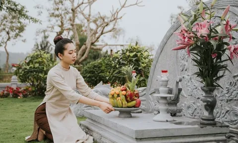 4 người không đi viếng mộ, Tổ Tiên không độ Tiền - Tài, là ai?