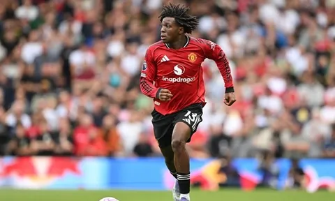 Man Utd tìm ra lời giải cho bài toán wing-back ngay trước đại chiến Man City
