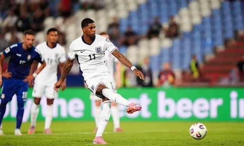 Rashford và màn trình diễn ấn tượng trong ngày vượt mặt Beckham