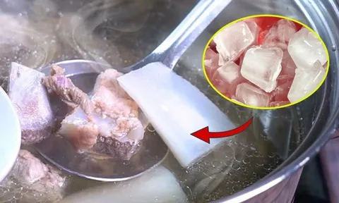 Hầm xương cho 1 thứ này vào nồi, nước trong veo, ngọt lịm chỉ sau 5 phút