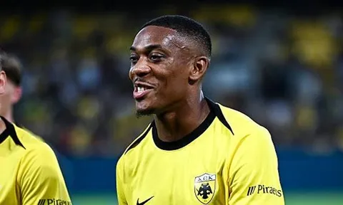 Anthony Martial có thể rời AEK Athens
