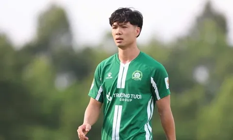 Nguyễn Công Phượng nhận lại áo số 10