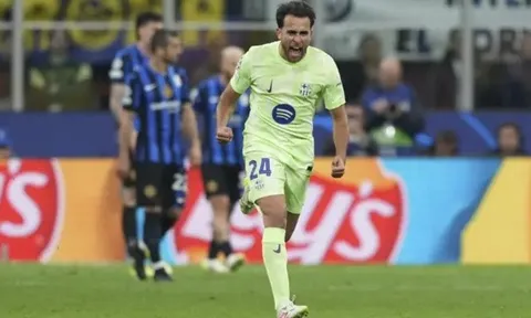 Eric Garcia chia sẻ về gia hạn hợp đồng với Barcelona