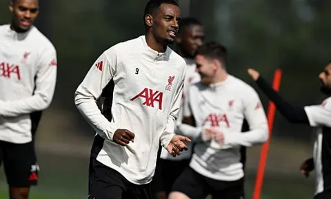 Isak sẵn sàng đối mặt thử thách tại Liverpool với kỳ vọng lớn