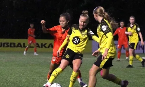 U17 nữ Việt Nam thắng đậm Dortmund 6-2 tại Đức