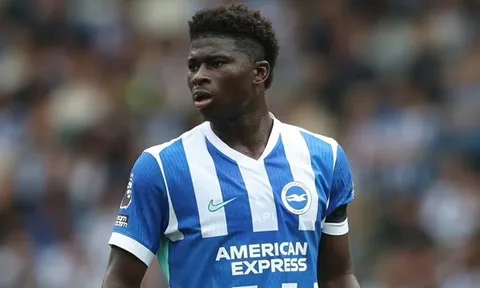 Sếp lớn rời đi, thương vụ Carlos Baleba đến Man Utd có biến?