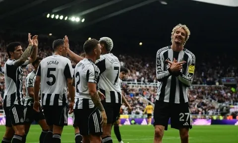 Tân binh đắt nhất lịch sử Newcastle ghi bàn ngay trận ra mắt