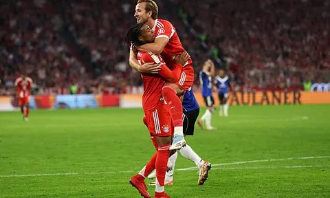 Kane lập cú đúp, Bayern hủy diệt Hamburg 5-0