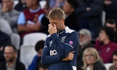 CĐV West Ham phải xem một đội bóng yếu kém, ở một sân vận động tồi tệ, với ban lãnh đạo họ không ưa