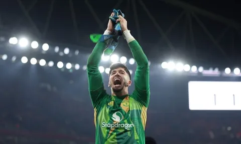 Altay Bayindir có cơ hội cuối cùng tại Man United