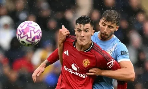 Rio Ferdinand lo lắng cho Sesko sau thất bại nặng nề của Man Utd ở derby