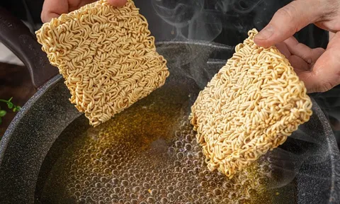 Ăn mì tôm cực hại với 4 nhóm người này
