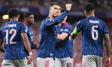 Martinelli ghi bàn cho Arsenal sau 36 giây vào sân