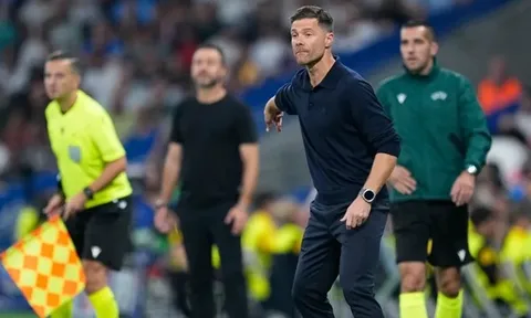 Xabi Alonso lý giải việc để Vinicius ngồi dự bị trong trận thắng Marseille