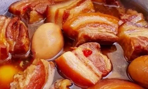 Bí quyết kho thịt mềm tan, đậm đà: Chỉ cần thêm 2 nguyên liệu quen thuộc, cả nhà ăn hết veo