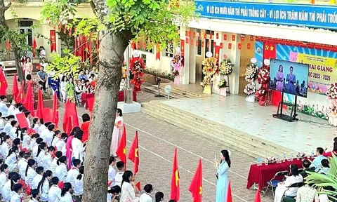 Phụ huynh bức xúc vì phải góp tiền mua tivi 40 triệu tặng nhà trường