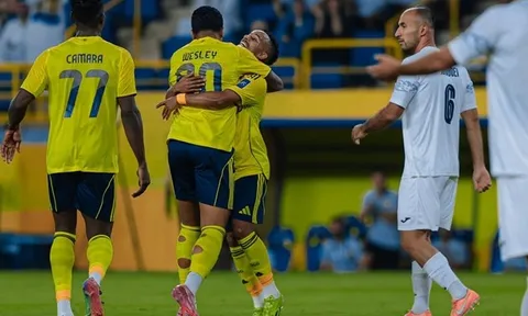Ronaldo vắng mặt, Al-Nassr vẫn thắng dễ Istiklol