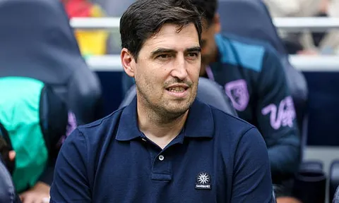 Man Utd nhắm Iraola thay Amorim? Fabrizio Romano lên tiếng