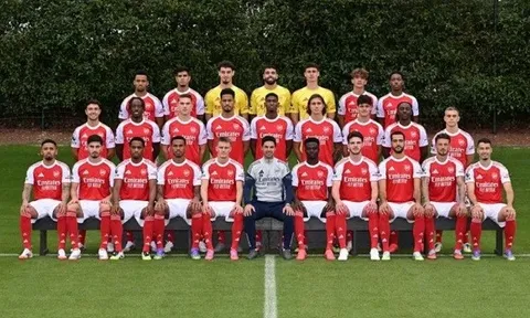 Arsenal công bố ảnh đội hình mới, hé lộ tình hình chấn thương