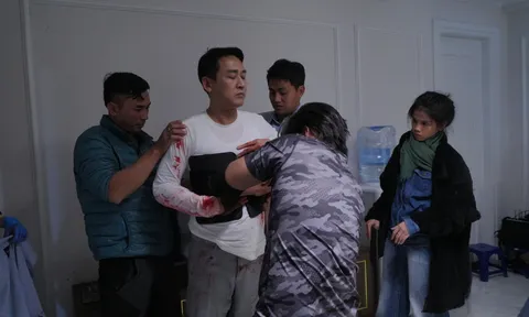 Sau "Mưa đỏ", Hứa Vĩ Văn lăn xả trong phim kinh dị ‘Đồi hành xác: Tà thuyết đen trở lại’