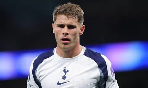 Chuyển nhượng tối 19/9: Chelsea và Liverpool tranh Van de Ven; Arsenal tính chi đậm cho Sancet