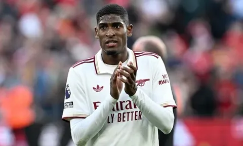 Mosquera giúp Arsenal vượt qua nỗi lo Saliba
