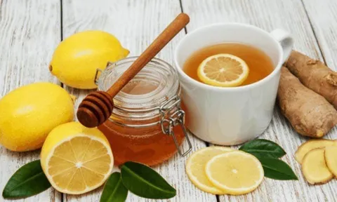 6 người không nên uống nước chanh mật ong