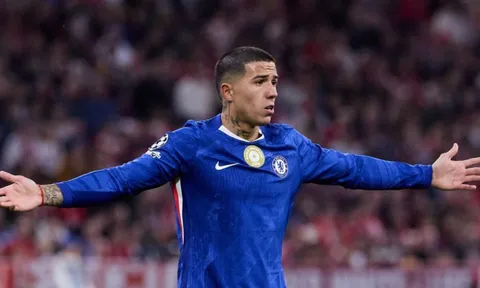Chelsea nhận cảnh báo về Enzo Fernandez trước trận gặp MU