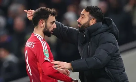 Amorim: Fernandes lùi sâu để kiểm soát bóng cho Man United