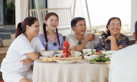 "Gia đình Haha" tập cuối: Khép lại hành trình, sinh nhật đáng nhớ tại nhà Bùi Công Nam