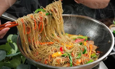 Xào miến thêm thứ này, sợi miến tơi ngon, không vón cục, không nát