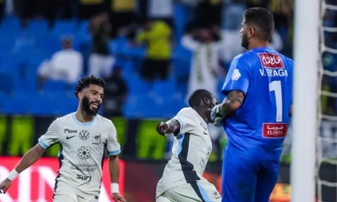 Kante ghi bàn quyết định, Al-Ittihad bám sát Al-Nassr