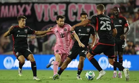 "Messi có một đêm bình thường, nhưng bất thường với mọi cầu thủ"