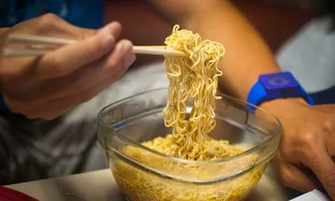 Nhóm người thèm mấy cũng phải nói "Không" với mì tôm