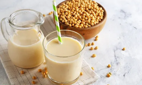 Sữa đậu nành ngon bổ nhưng có hại với 4 nhóm người này
