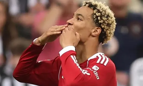 Ekitike phớt lờ áp lực phí chuyển nhượng tại Liverpool