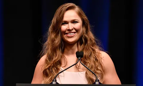 Ronda Rousey: Ngọn lửa MMA bùng cháy trở lại sau gần một thập kỷ?