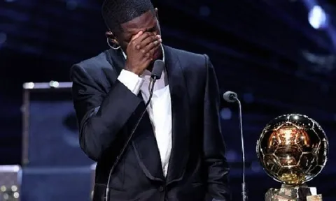 Dembele rơi nước mắt khi nhận Ballon d'Or đầu tiên trong sự nghiệp