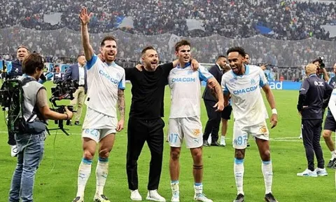 De Zerbi chia sẻ niềm tự hào sau chiến thắng lịch sử trước PSG