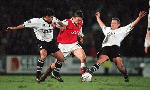 Port Vale: Ký ức về "đêm kinh hoàng" của Arsenal năm 1998